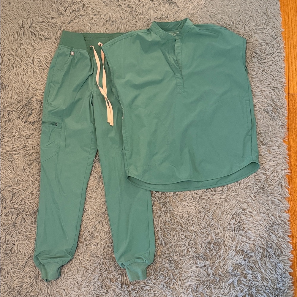 Figs FREEX Scrub Set